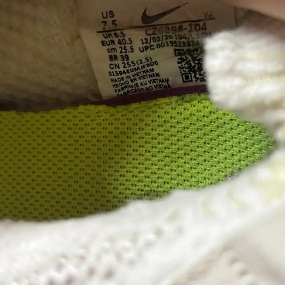 Nike White Sneakers Size 7.5